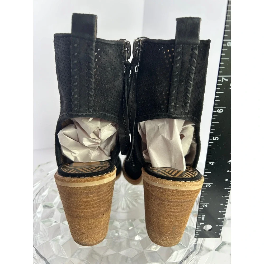 Dolce Vita edgy allure